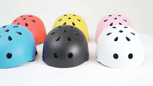Шлемы пластмассовые
