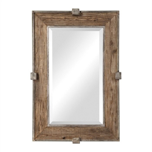 Зеркала в деревянных рамах